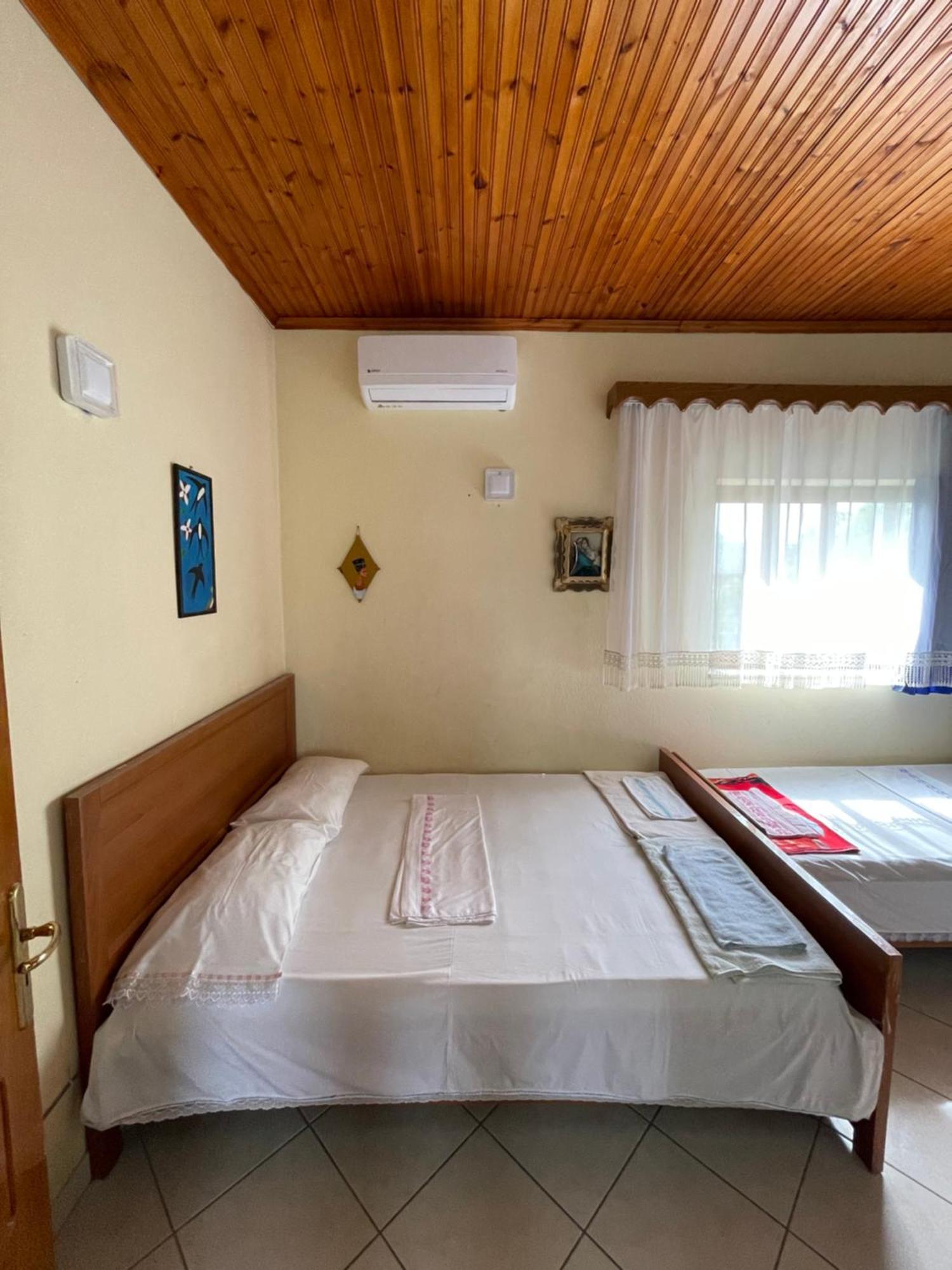 Villa Mance Berat Bagian luar foto