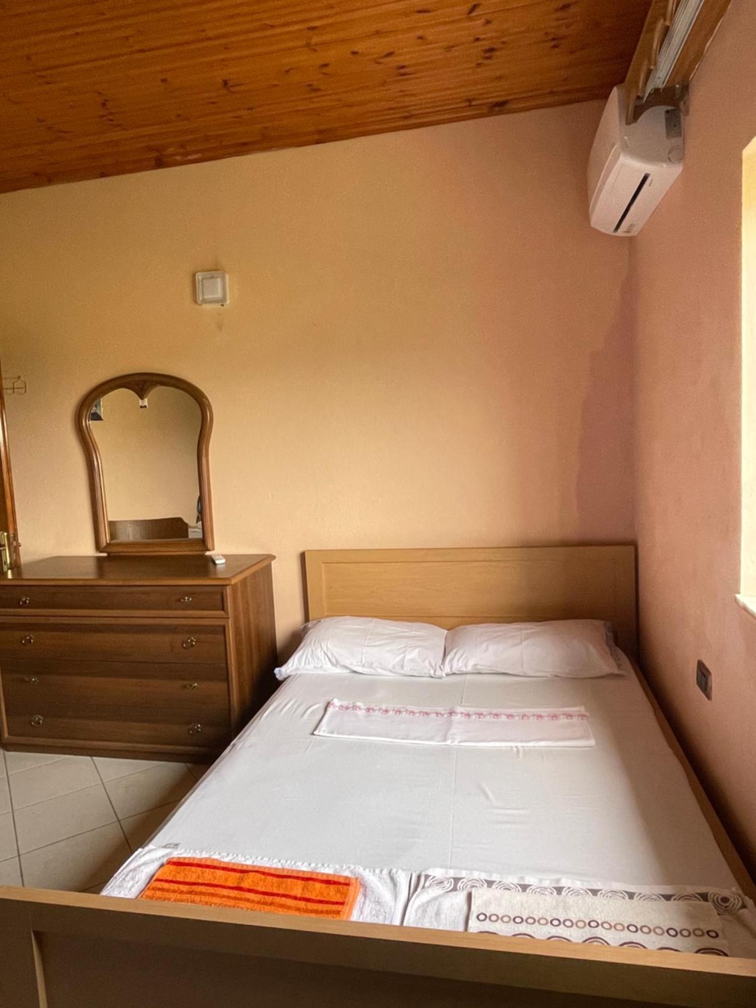 Villa Mance Berat Bagian luar foto
