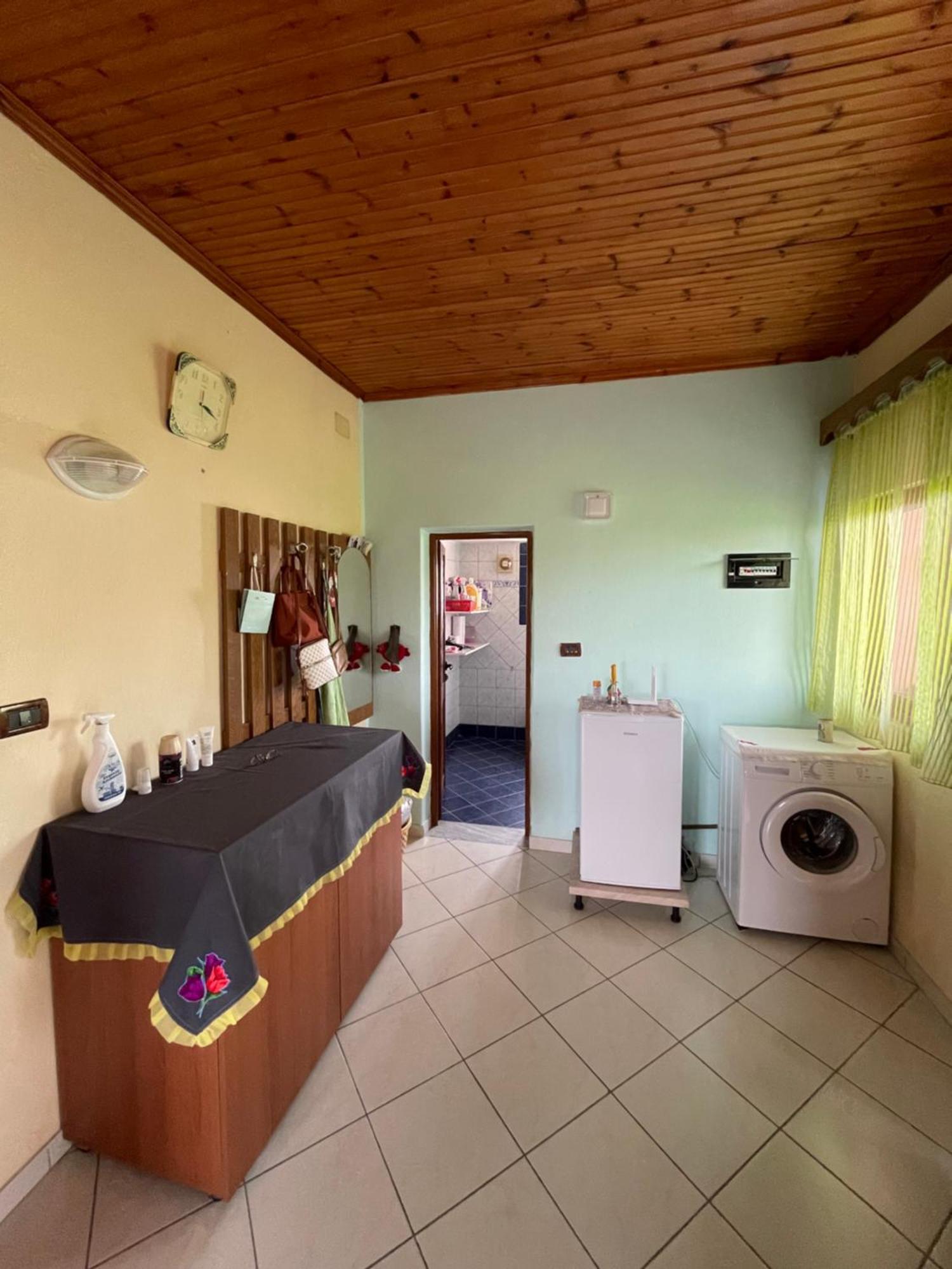 Villa Mance Berat Bagian luar foto