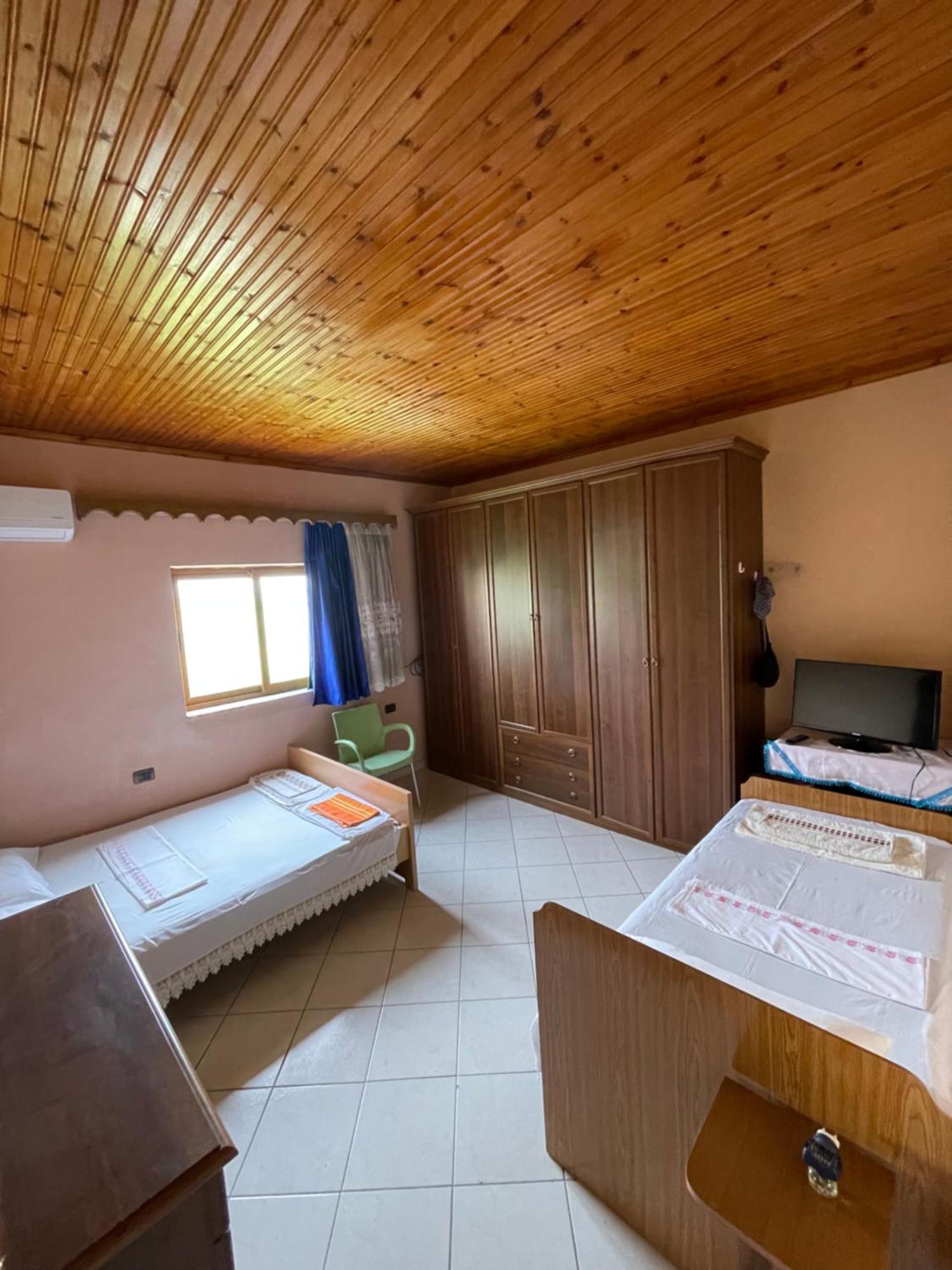Villa Mance Berat Bagian luar foto