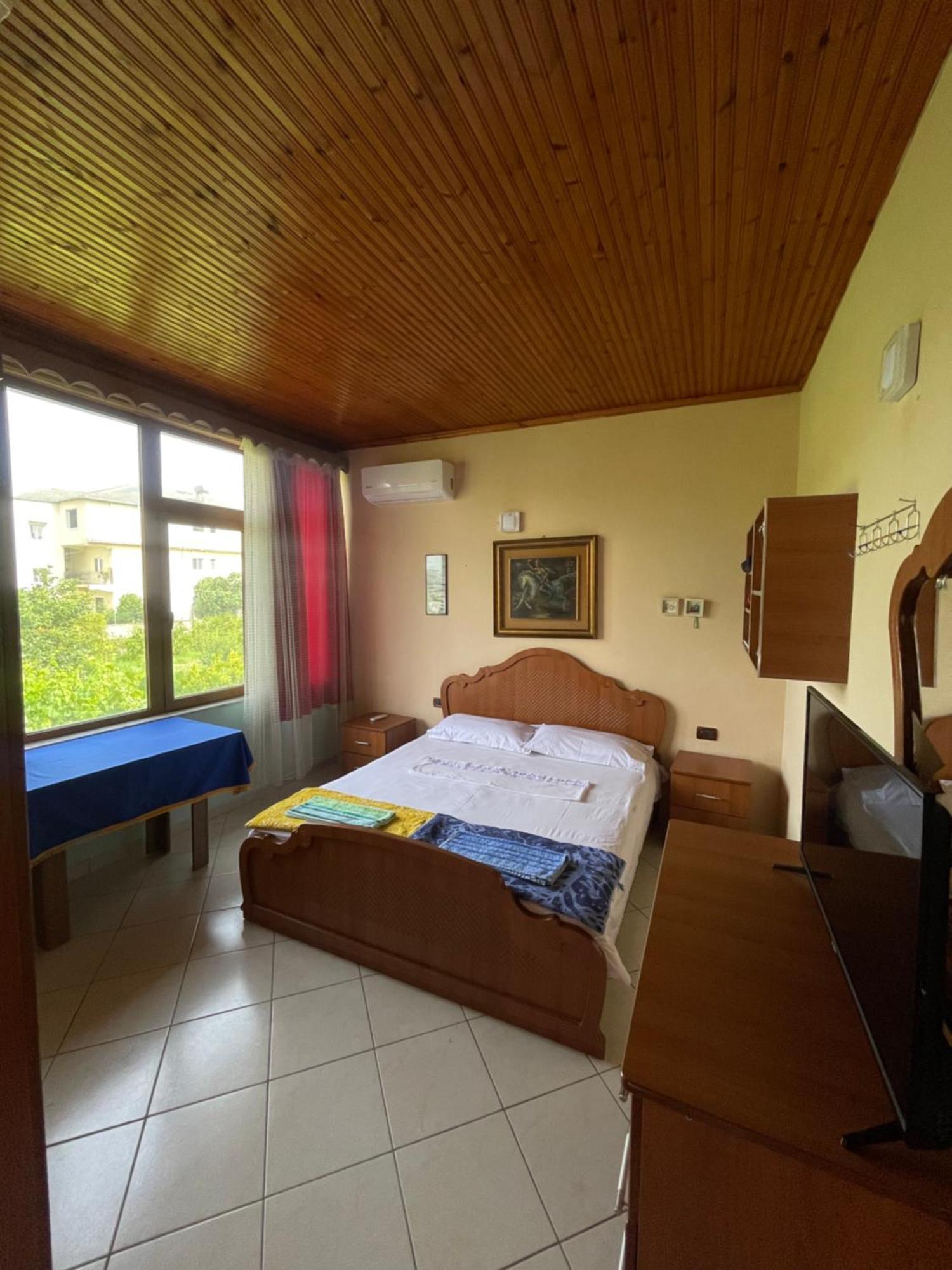 Villa Mance Berat Bagian luar foto